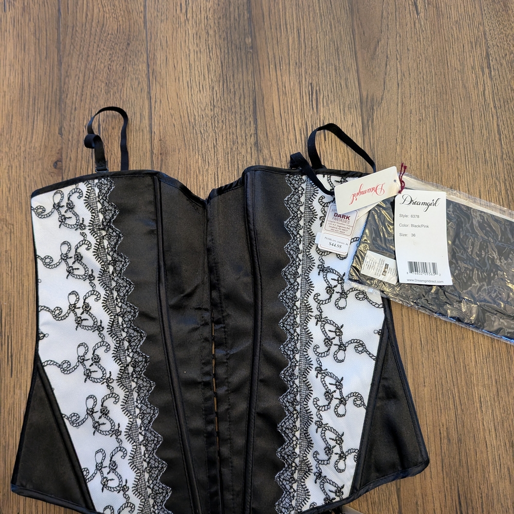 Dreamgirl Black and White Corset